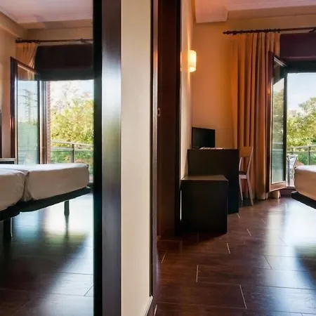 Hotel Euba 3*