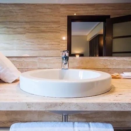 Hotel Euba 3*